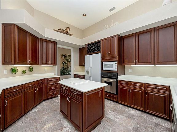 5th image of 429 Rosemeade LN