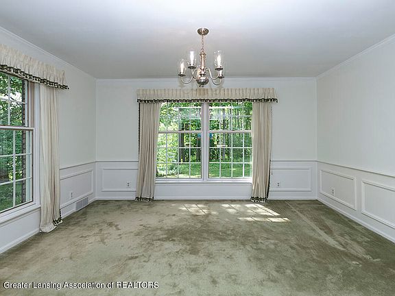 5th image of 4733 Mohican Ln