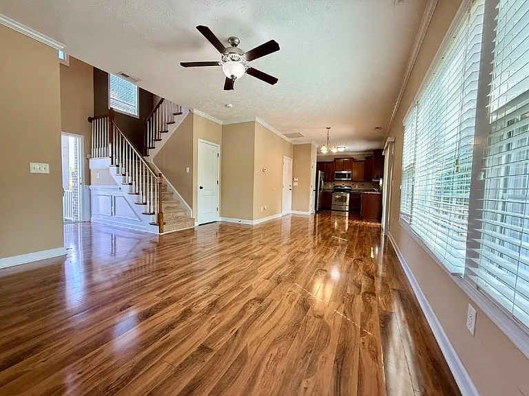 422 Jamestown Ave — Photo 7