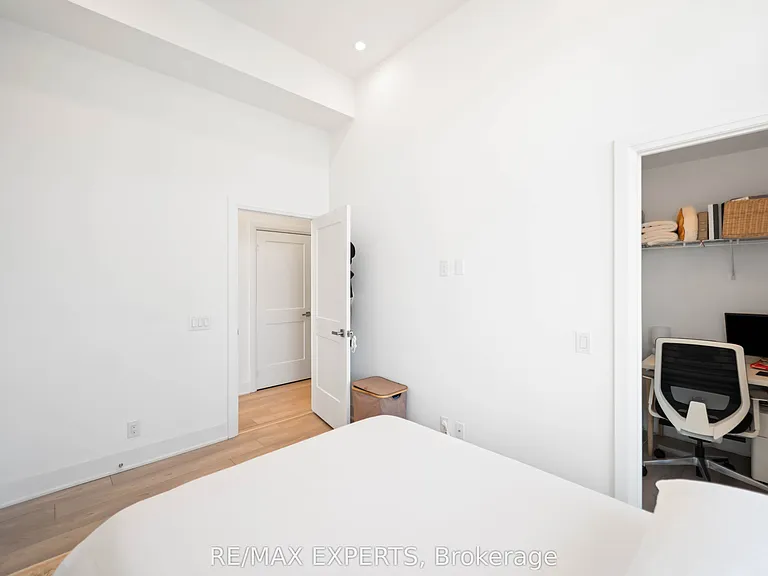 120 Parliament St #902 — Photo 5