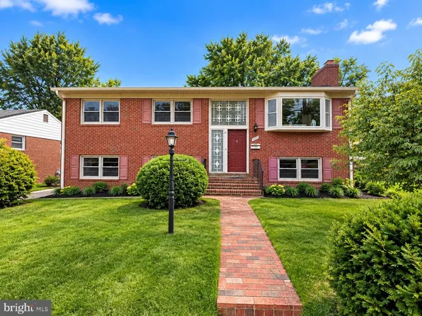 6348 12th Pl N, Arlington, VA 22205