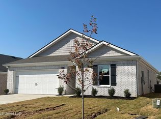 28 Pine St, Byhalia, MS 38611