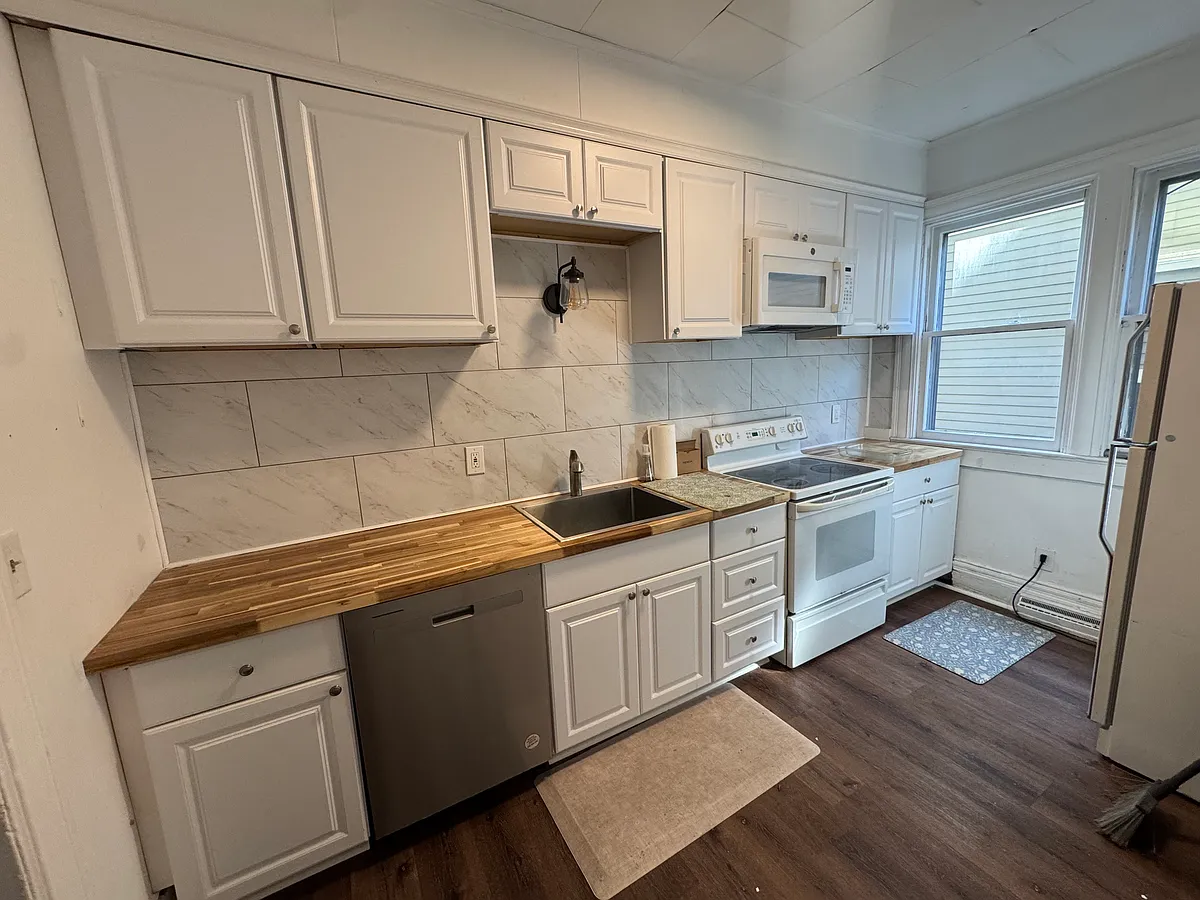 Building Photo - 33 Rutgers St #1