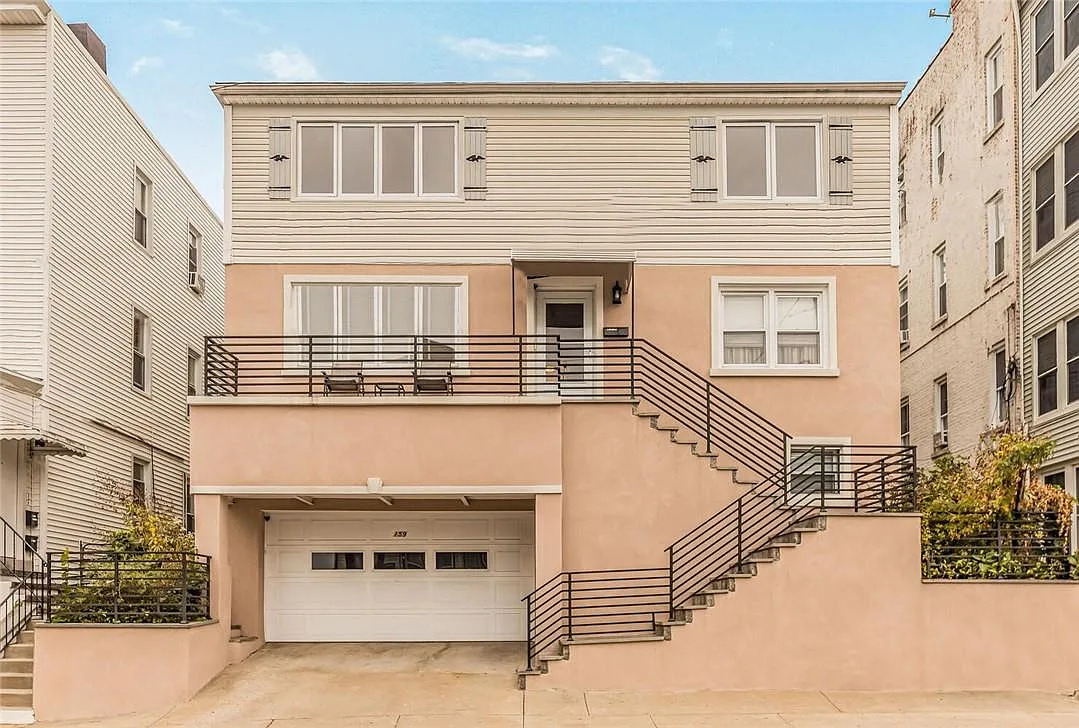159 Voss Avenue photo 1