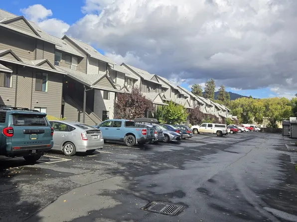 301 N 15th St, Hood River, OR 97031