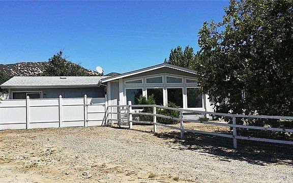 5th image of 40275 Curry Ct