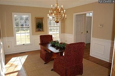 3rd image of 239 Brentwood Dr