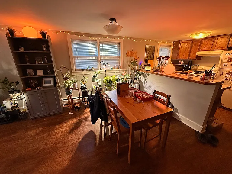413 W Hoover Ave — Photo 3