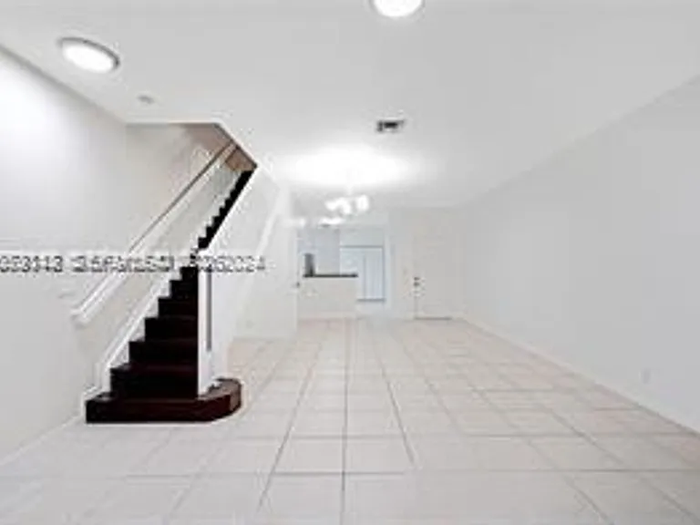 3903 Tree Top Dr #Townhouse 3903 — Photo 9