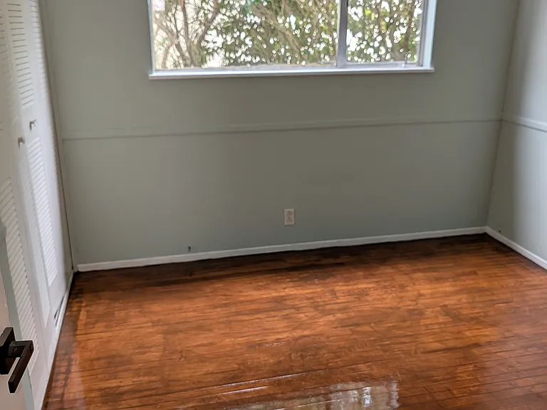 204 Catalina Ave — Photo 2