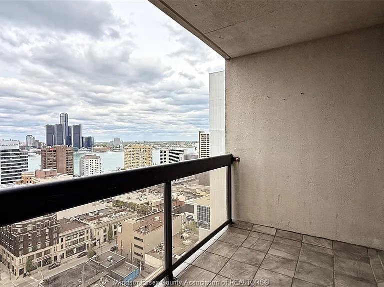 150 Park St W #2208 — Photo 7