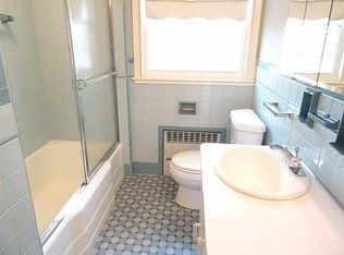 34 Bennington Rd, Cranston, RI 02920