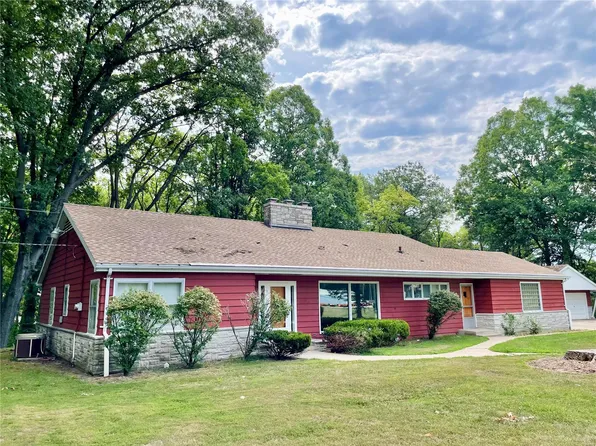 304 N Locust St, Litchfield, IL 62056