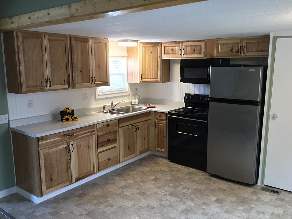 1st image of 712 SE Railroad Ave Space 7B