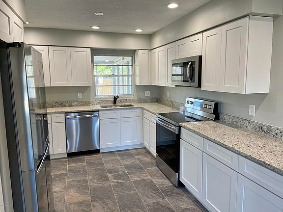 3rd image of 8120 Poe Ct