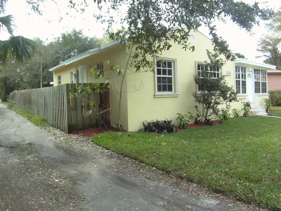 1st image of 1260 NE 124th St