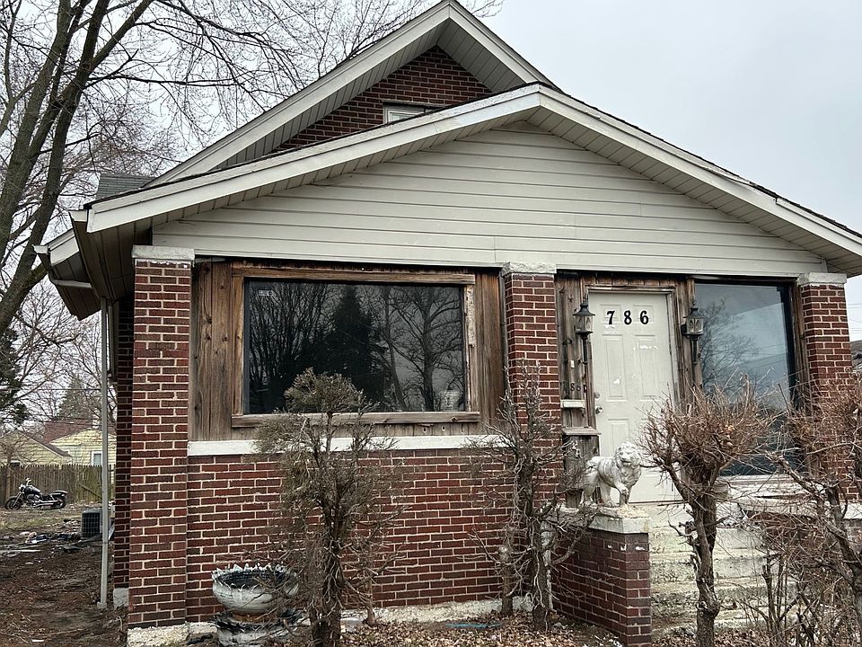 1st image of 786 Burnham Ave
