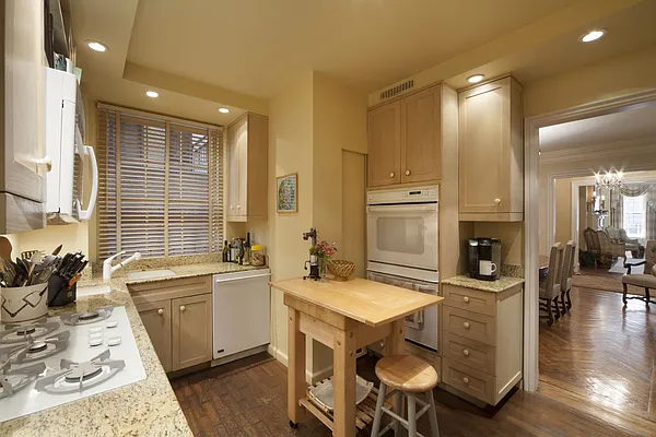 Sold by Compass | media 4