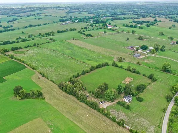 2620A W Headquarters Rd, Cynthiana, KY 41031