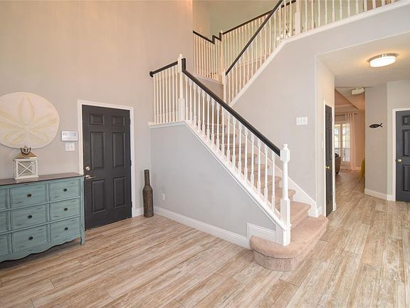 2nd image of 803 W Lake Cir