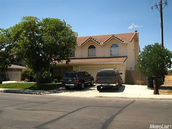 2nd image of 569 Elmwood Dr