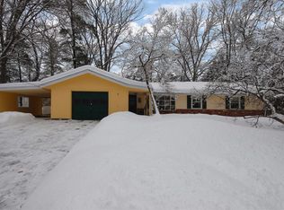 5 Birch Ln, Ipswich, MA 01938