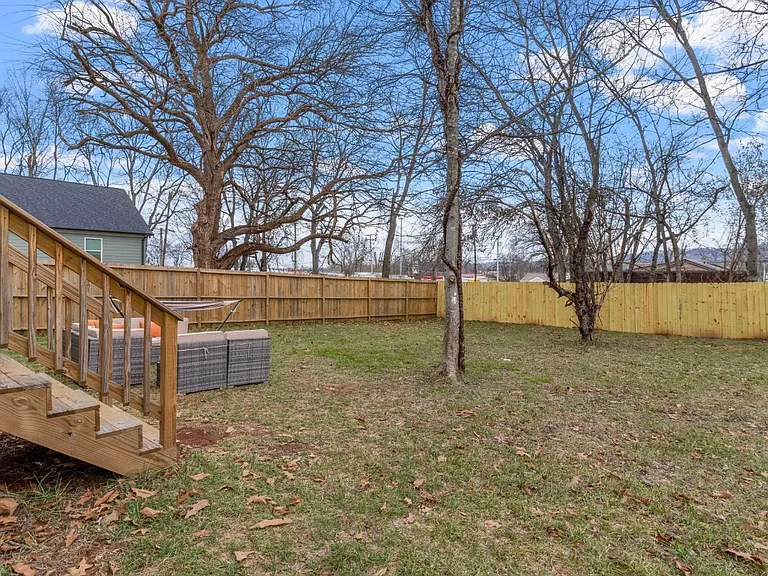 3006 E Crescent Cir — Photo 9