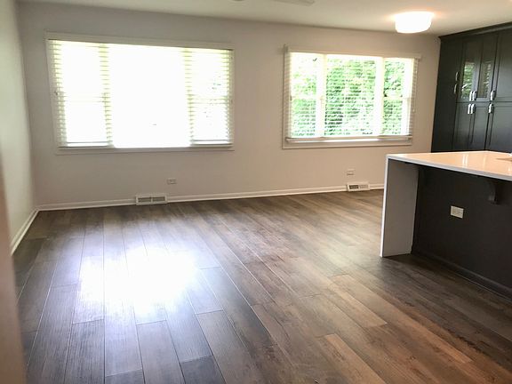 3rd image of 16424 Kimbark Ave