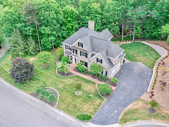5th image of 511 Waterford Dr SE