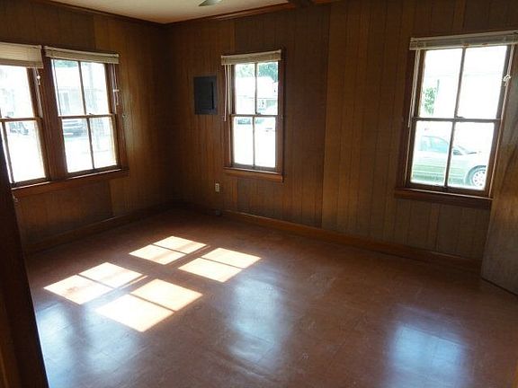 5th image of 146 Cenac St