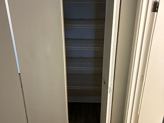 5th image of 301 Main St #210