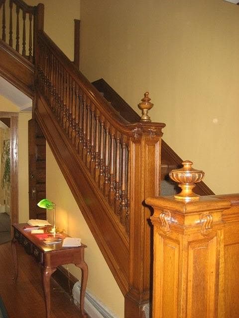  Front enty staircase