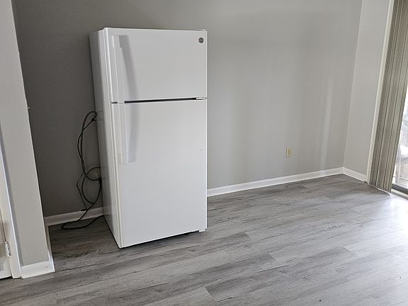 2nd image of 799 Donnell Blvd APT 16