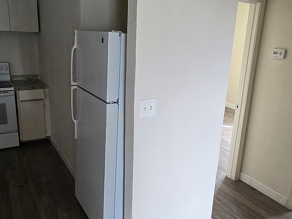 5th image of 398 N 20th Dr APT 1