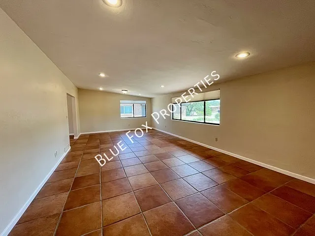 729 N Alamo Ave — Photo 12