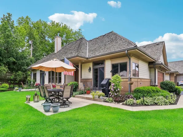 21895 West North AVENUE, Brookfield, WI 53045