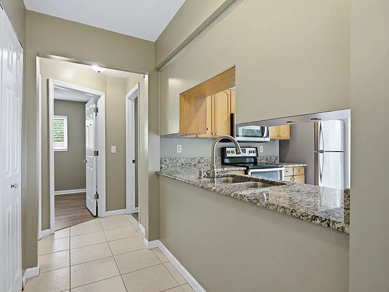 2914 Cypress Green Dr — Photo 21