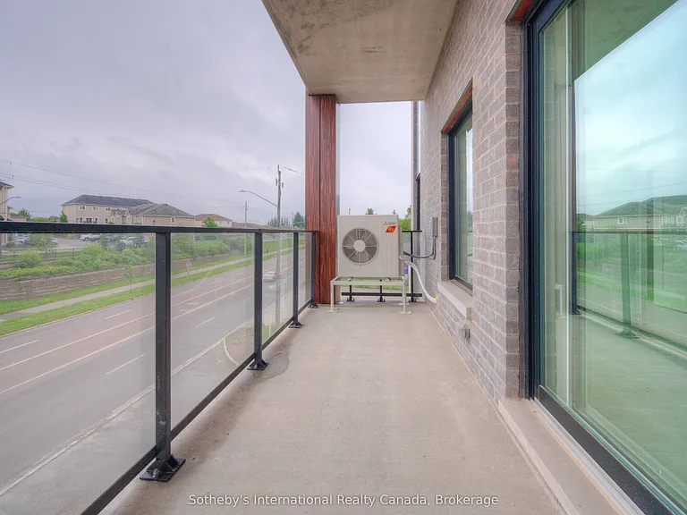 408 Dundas St S #302 — Photo 15