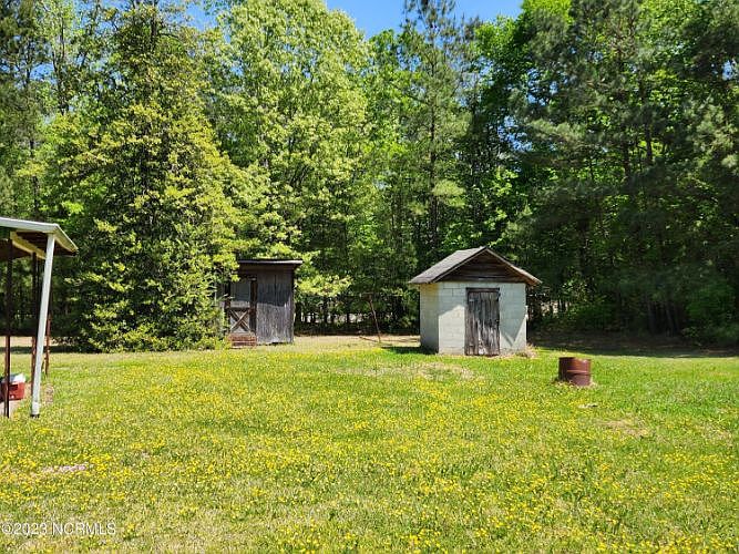 2nd image of 501 Hackley Rd
