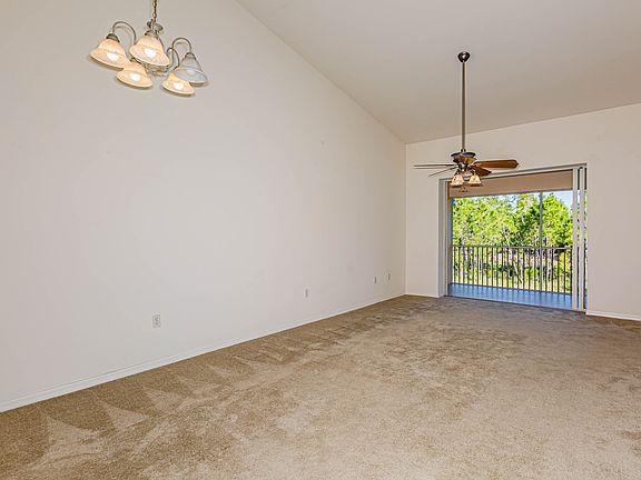 2nd image of 377 Robin Hood Cir Unit 202