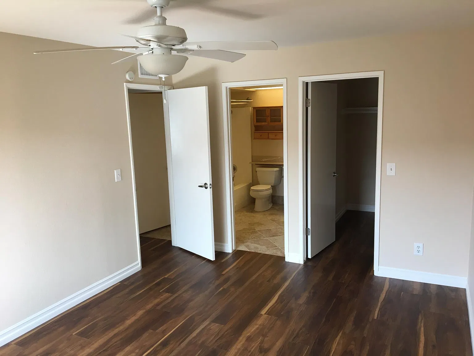 2 bed, 1.5 bath, 912 sqft, $2,495 — Photo 4
