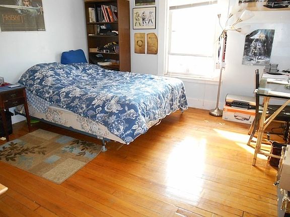 3rd image of 18 Aspinwall Ave #5