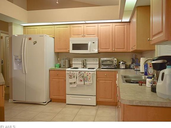 5th image of 2536 NW 7th Ter