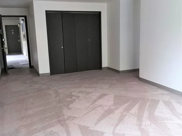 Hill Town Apartments — Photo 37