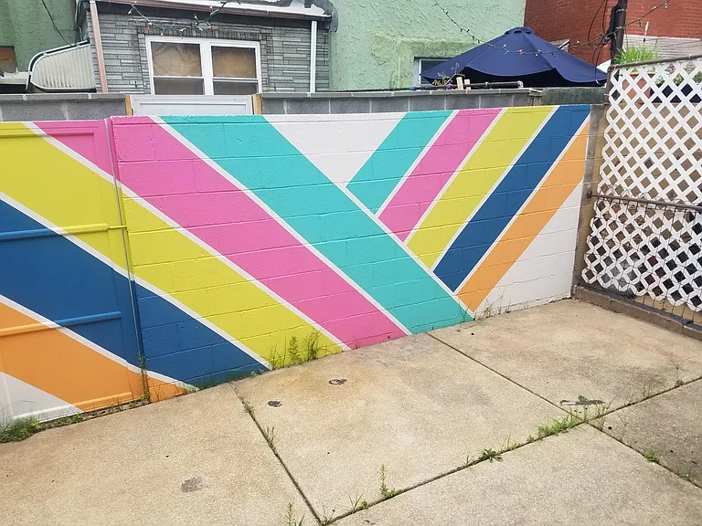 947 Tree St — Photo 5