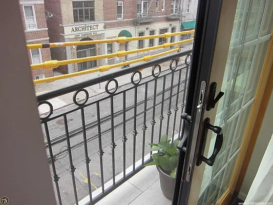 Rented by Realty 2000 Corp | media 12