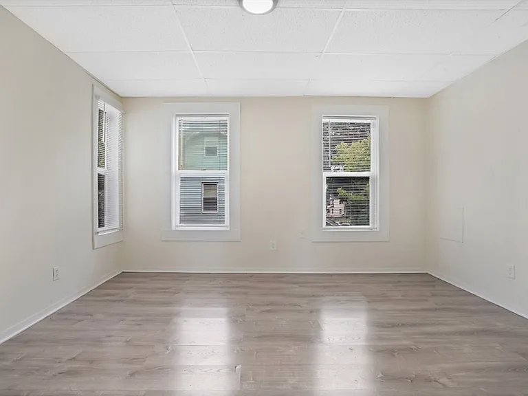 1614 Dwight St #2 — Photo 16