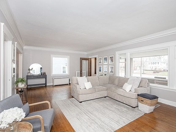 4th image of 13921 Clifton Blvd