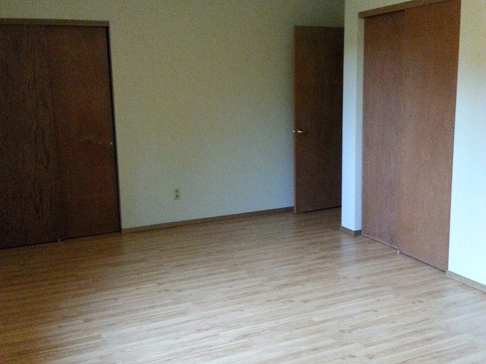 2nd image of 1927 Green Tree Rd APT 2