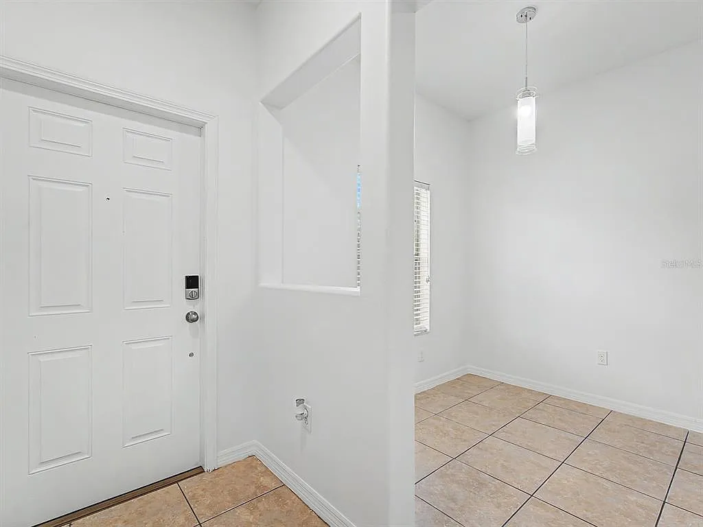 2 bed, 2.5 bath, 1088 sqft, $1,700 — Photo 3
